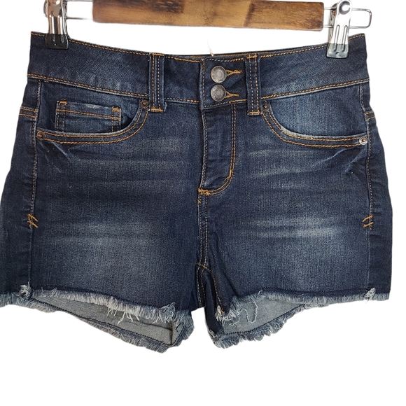 Mudd Cut Off Dark Wash Shorts Size 3 - Picture 1 of 4